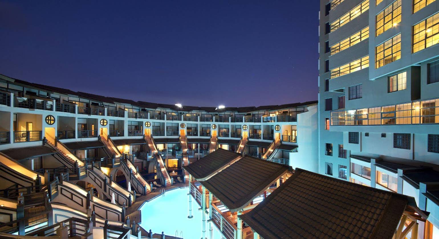Limak Lara Deluxe Hotel &amp; Resort